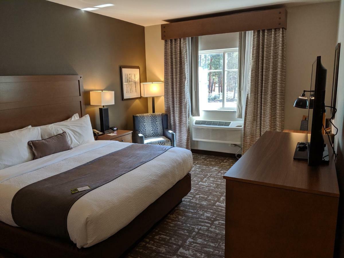 Grandstay Hotel & Suites Sisters Exterior foto